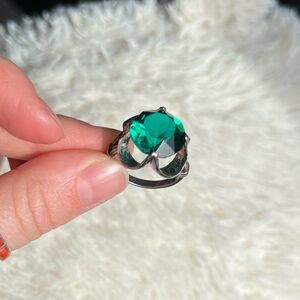 Large Vintage Sterling & Emerald Green Ring